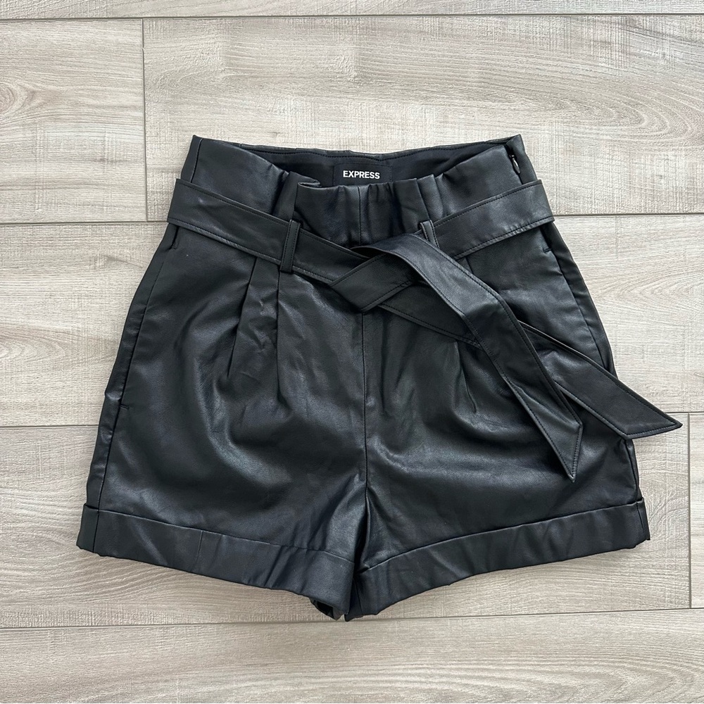 Express Women's Black Belted High Waist Shorts